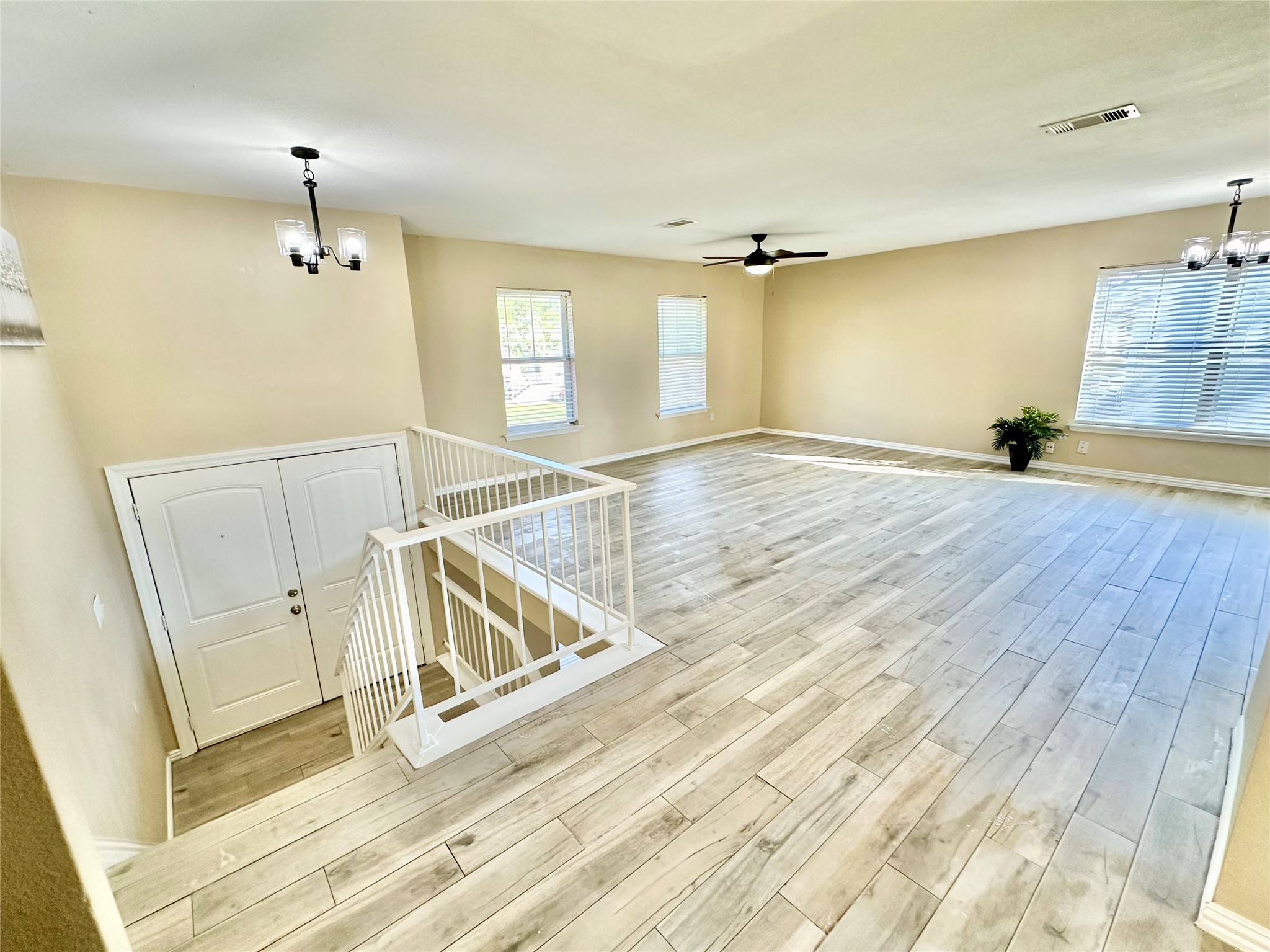 612 E Castle Harbour Drive Friendswood TX 77546