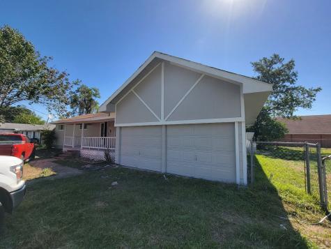 311 San Jacinto Street Highlands TX 77562