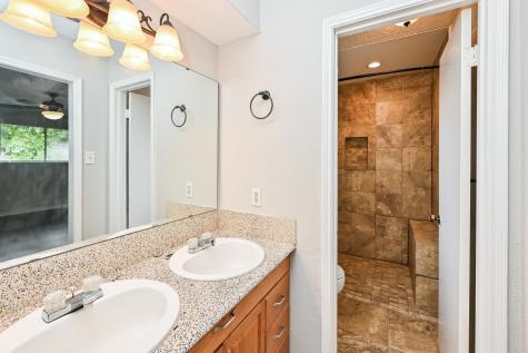 13706 Oleoke Lane Houston TX 77015