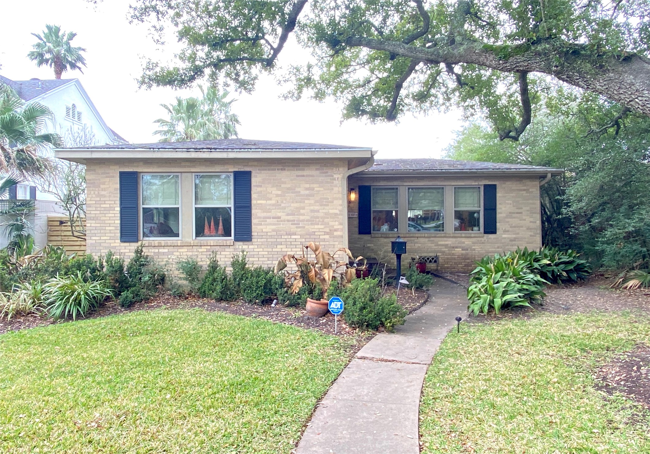 45 Cedar Lawn Circle Galveston TX 77551