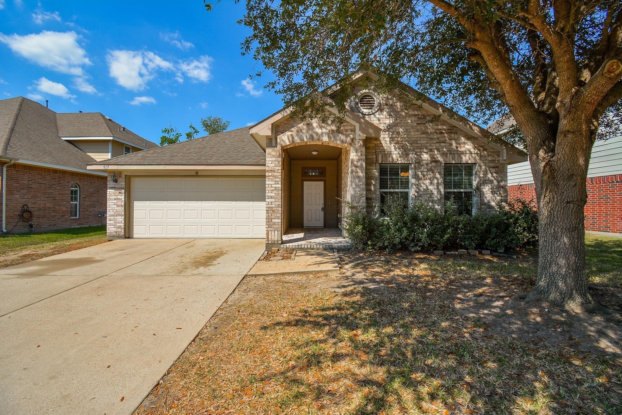 917 Almond Street Baytown TX 77521