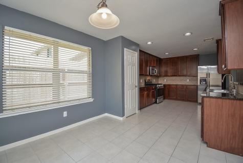917 Almond Street Baytown TX 77521