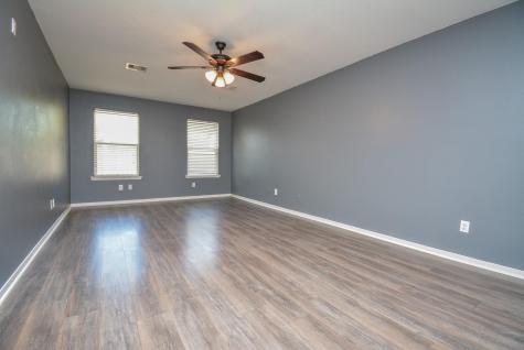 917 Almond Street Baytown TX 77521