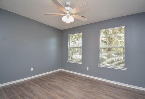 917 Almond Street Baytown TX 77521