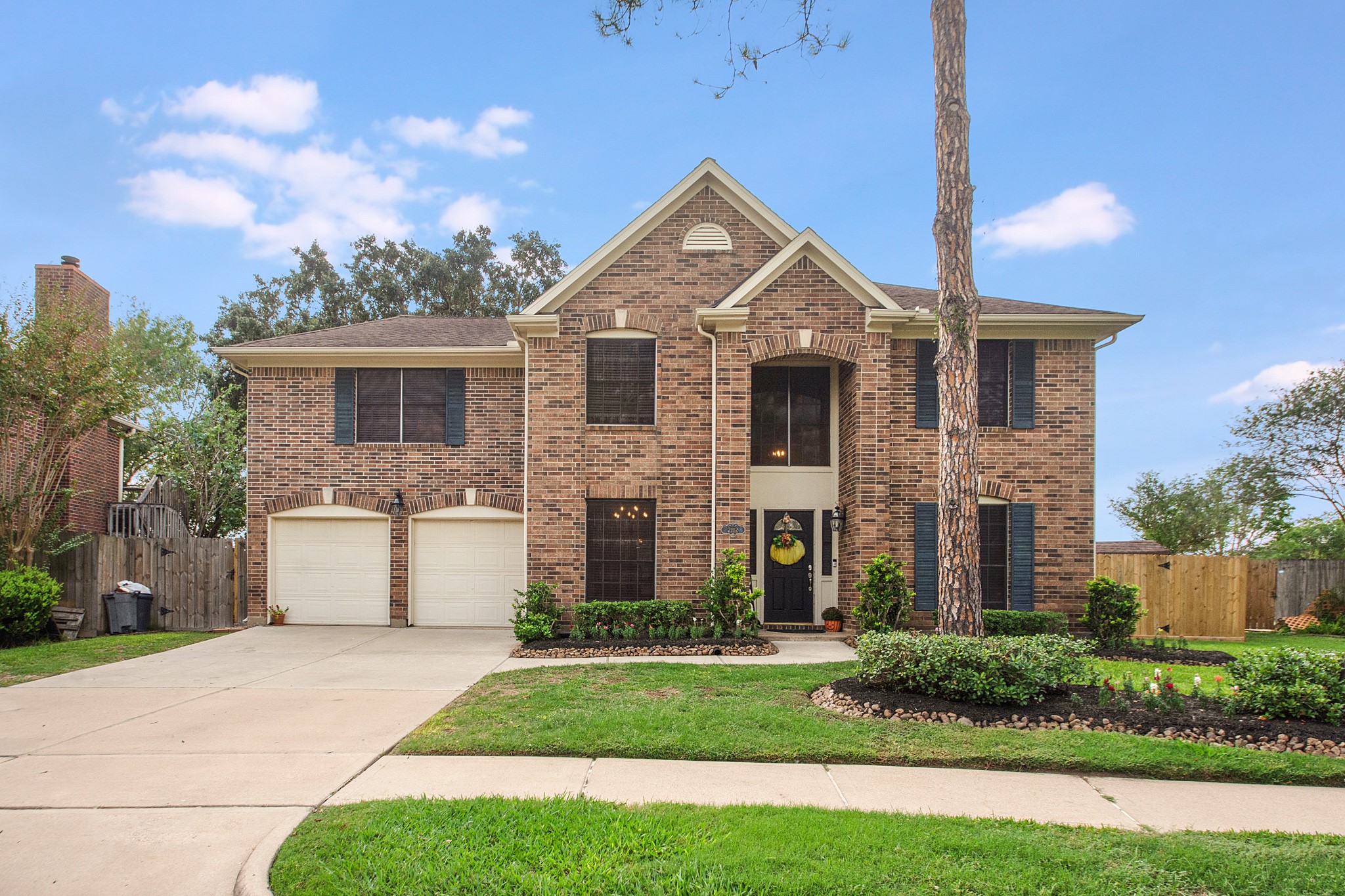 2112 N Mission Circle Friendswood TX 77546