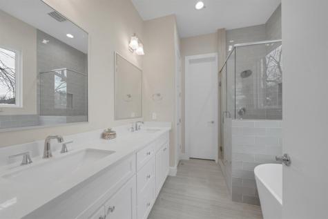 5904 Gardendale Drive D Houston TX 77092