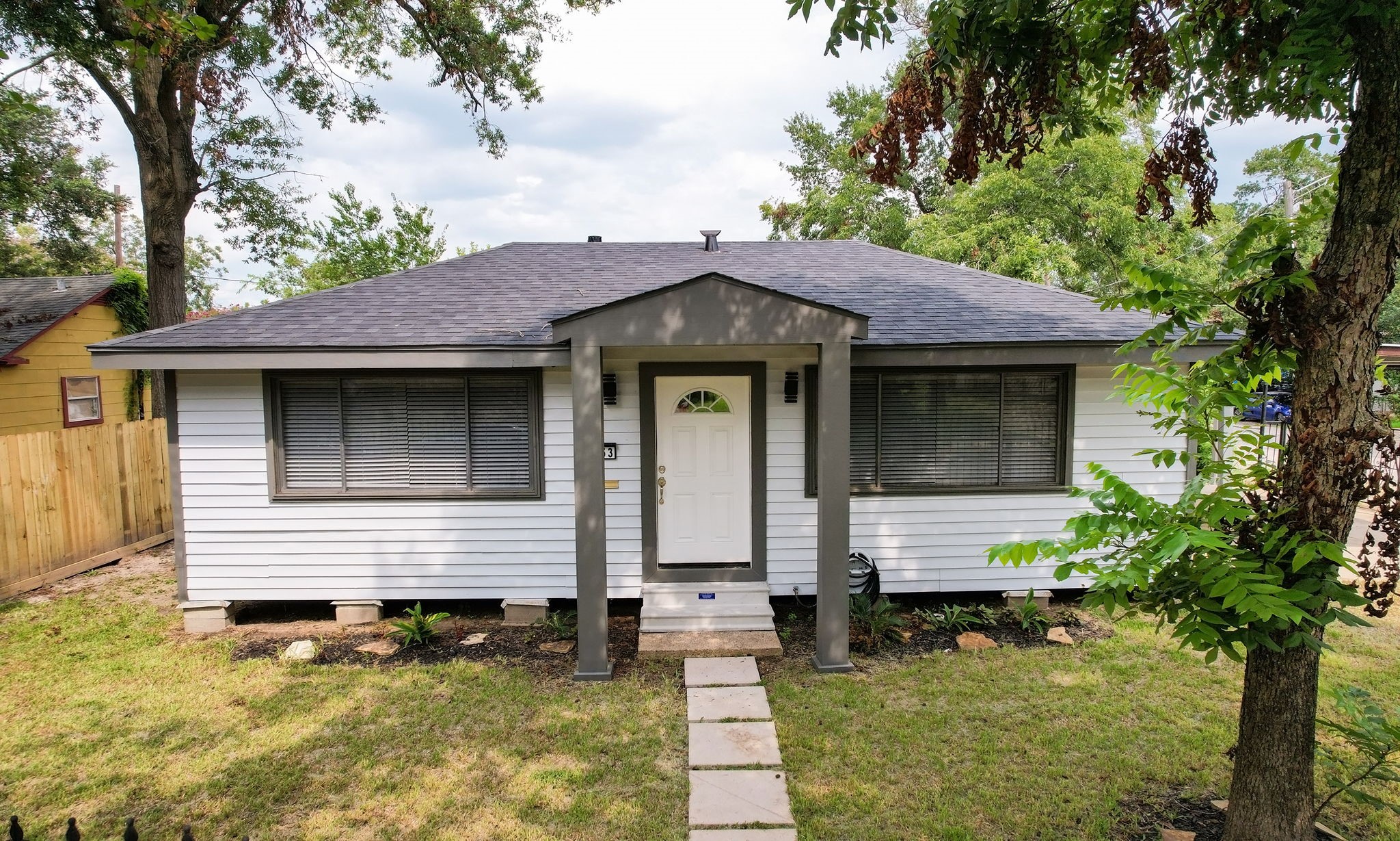 1853 Pasadena Street Houston TX 77023