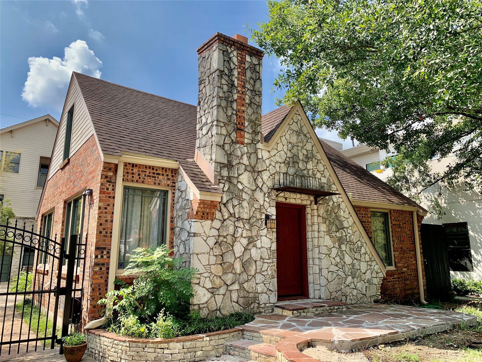 1955 Portsmouth Street Houston TX 77098