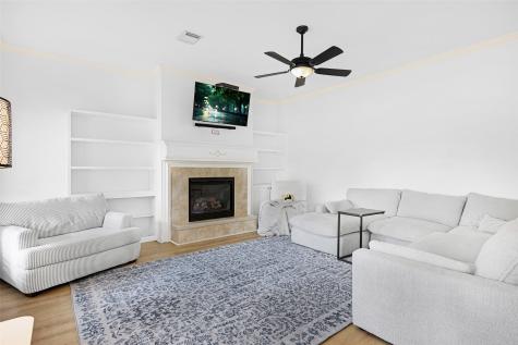 610 N Shady Lane La Porte TX 77571
