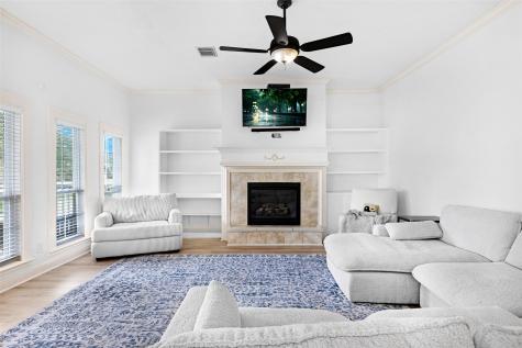 610 N Shady Lane La Porte TX 77571