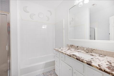 610 N Shady Lane La Porte TX 77571