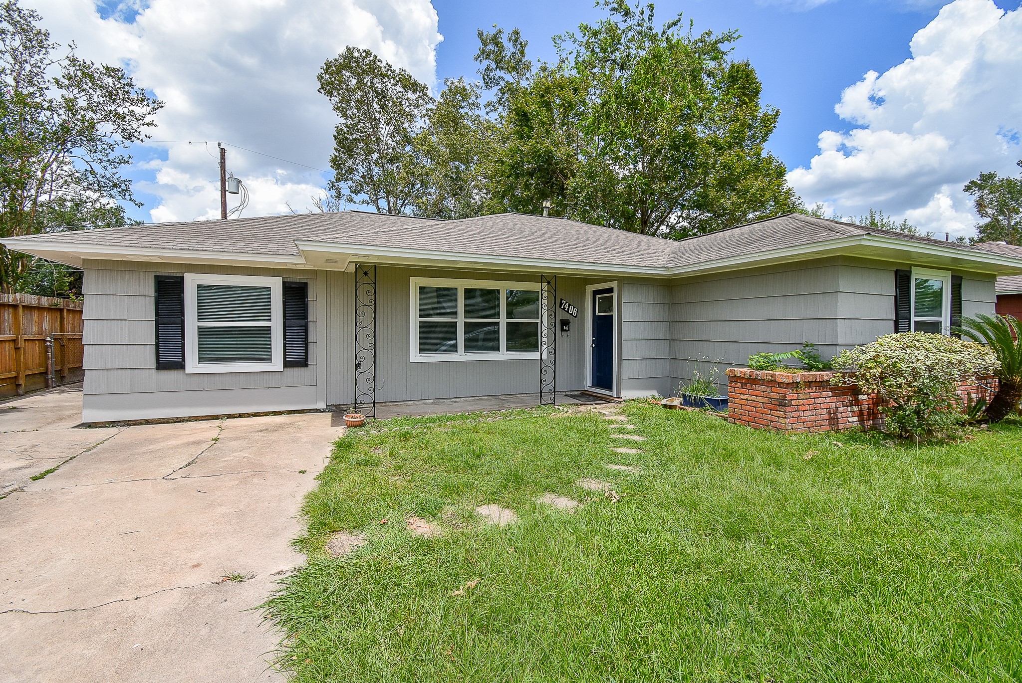 7406 Schiller Street Houston TX 77055