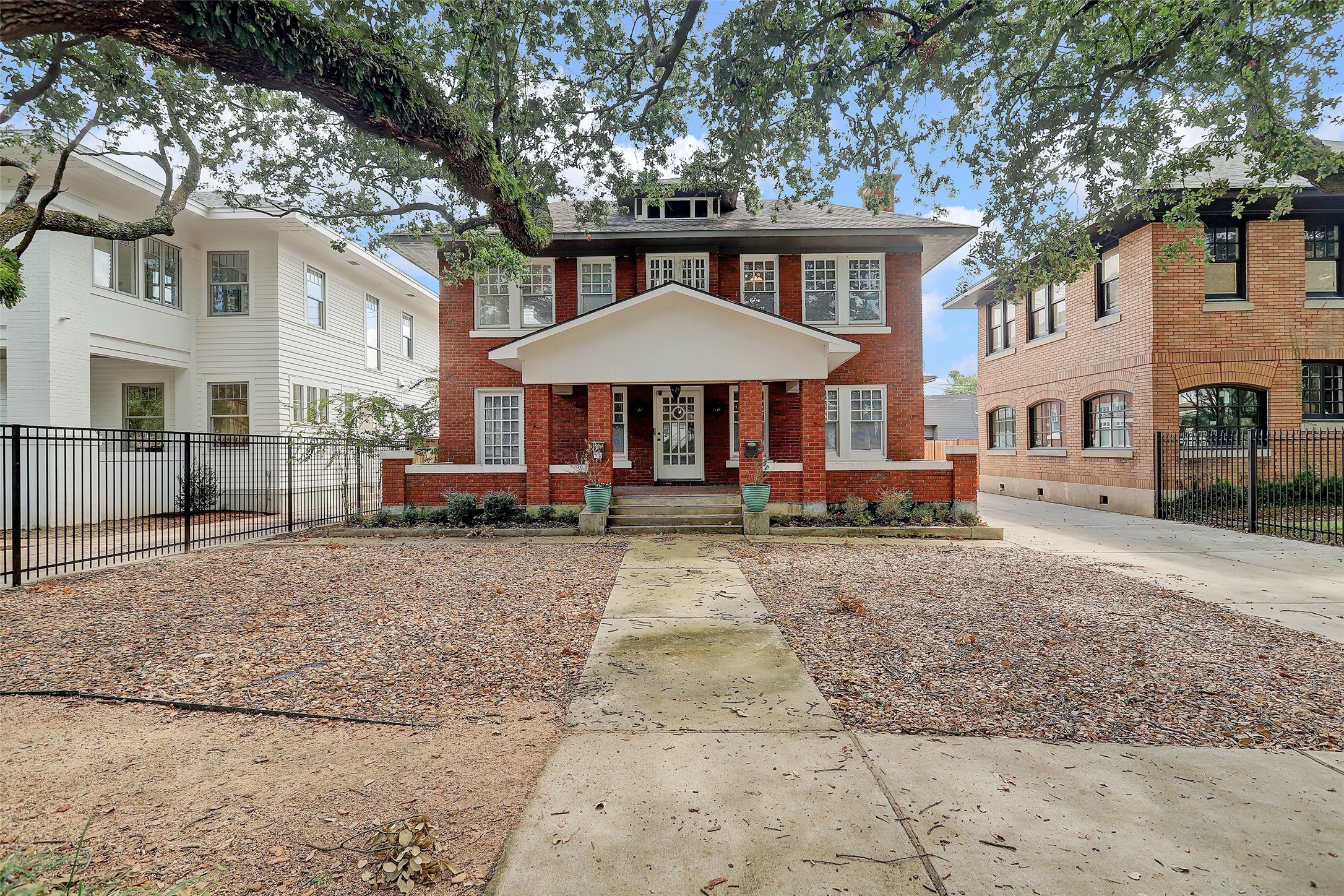 608 Avondale Street Houston TX 77006
