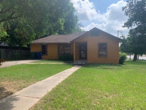 1021 Oak Drive Huntsville TX 77320