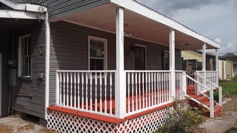 3862 Lincoln Avenue Groves TX 77619