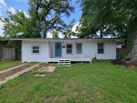 111 Wisteria Street Lake Jackson TX 77566