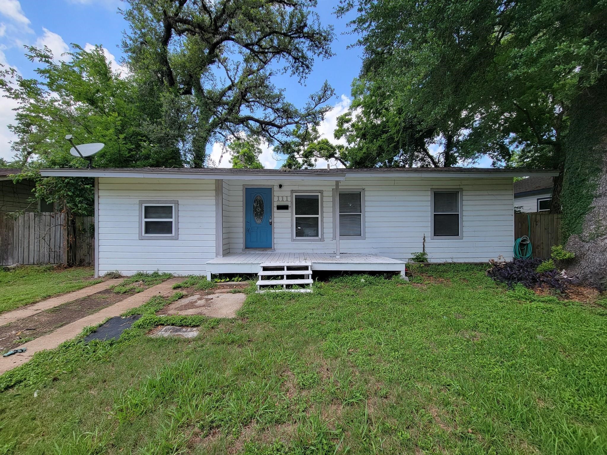 111 Wisteria Street Lake Jackson TX 77566