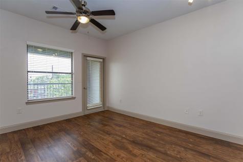 2930 Plum Creek Lane 2102 Houston TX 77087