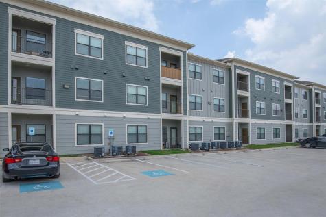 2930 Plum Creek Lane 2102 Houston TX 77087