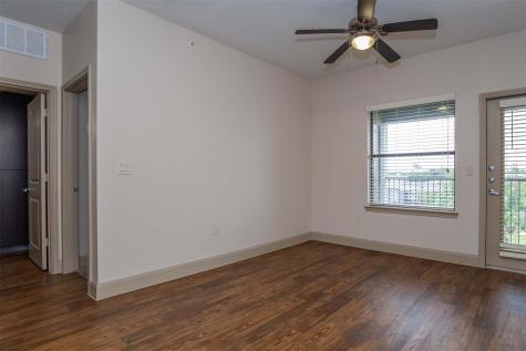 2930 Plum Creek Lane 2102 Houston TX 77087
