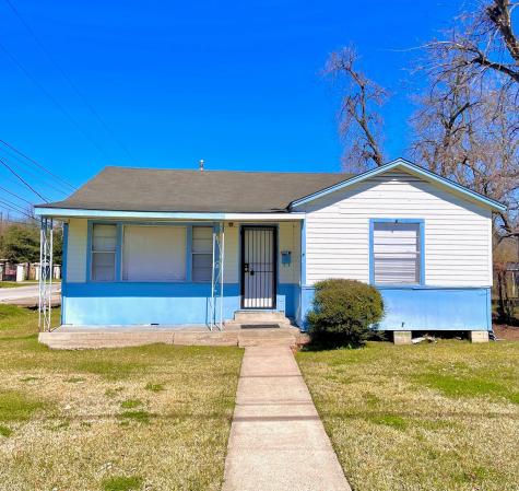 998 Glen Avenue Houston TX 77088