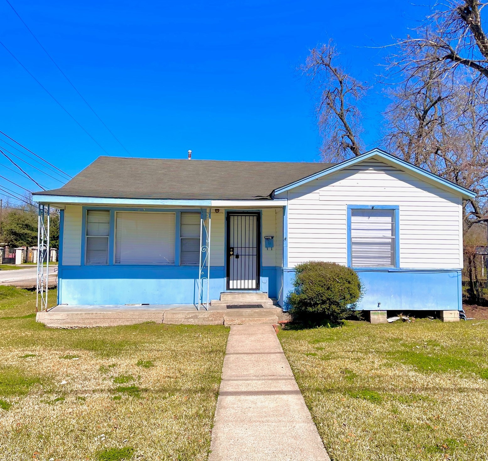 998 Glen Avenue Houston TX 77088