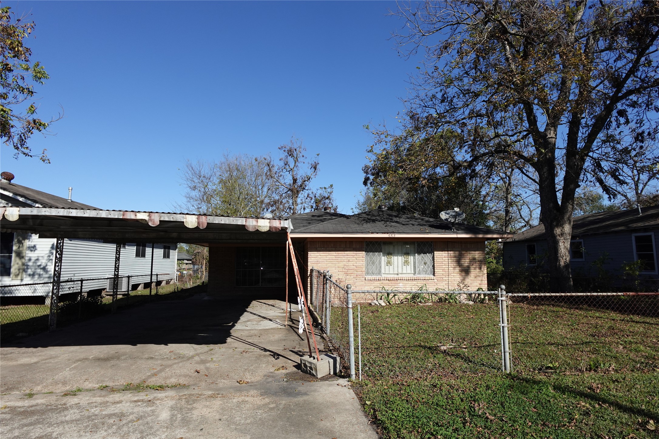 4313 E Toliver Street Houston TX 77016