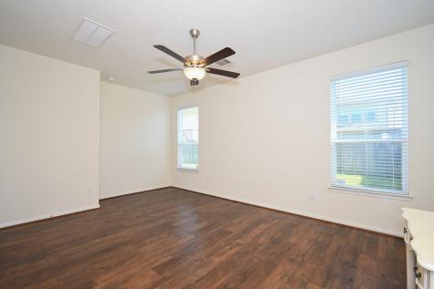 2607 Oakwood Bluff Trail Houston TX 77038