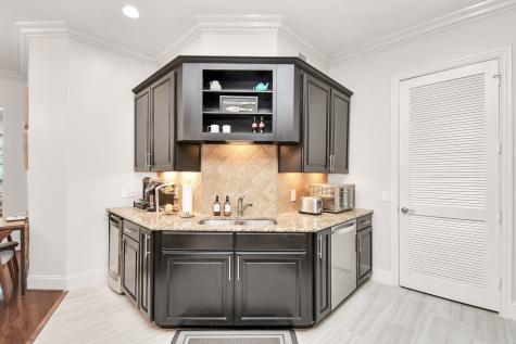 2120 Kipling Street 306 Houston TX 77098