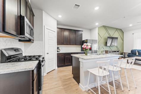 818 Deerhurst Lane Magnolia TX 77354