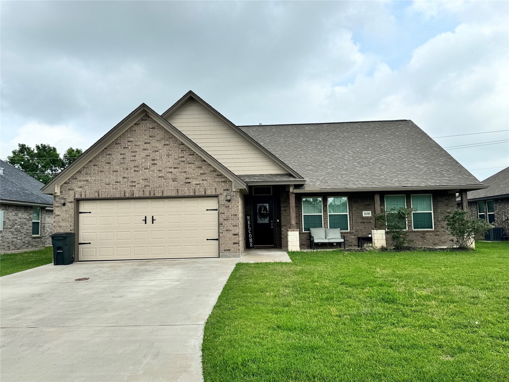 308 Yorktown Avenue Clute TX 77531