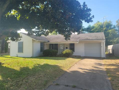 111 Tarpon Avenue Galveston TX 77550
