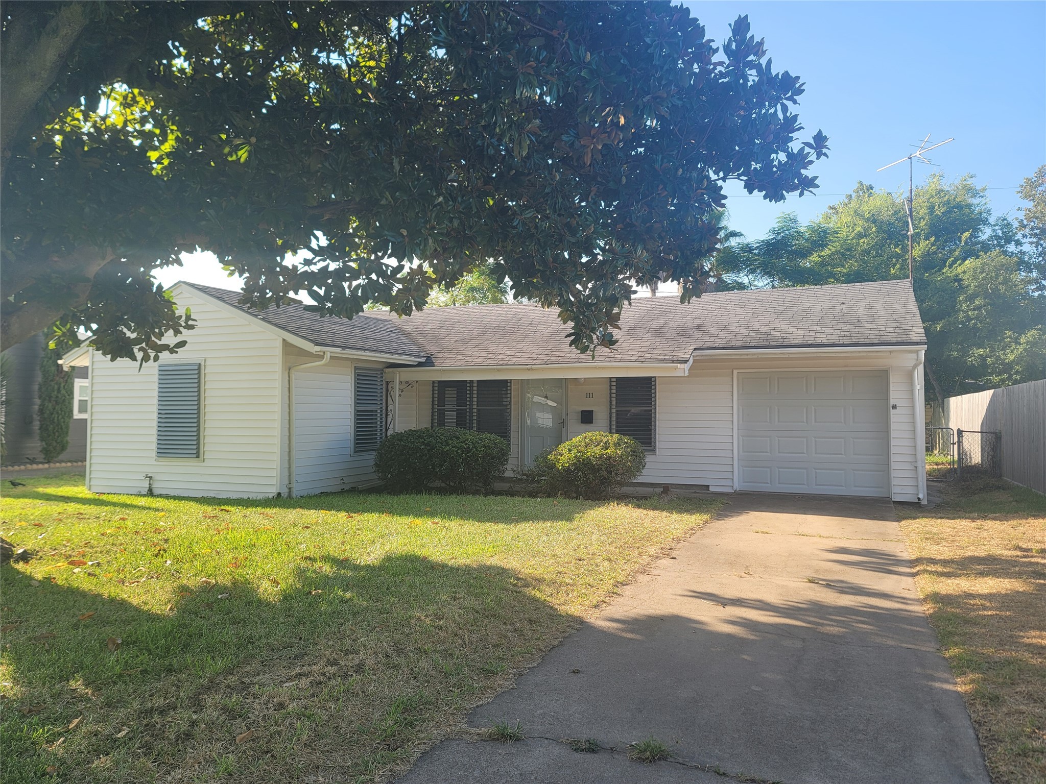 111 Tarpon Avenue Galveston TX 77550