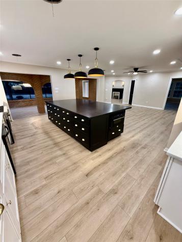 300 Dunnam Avenue Cleveland TX 77327