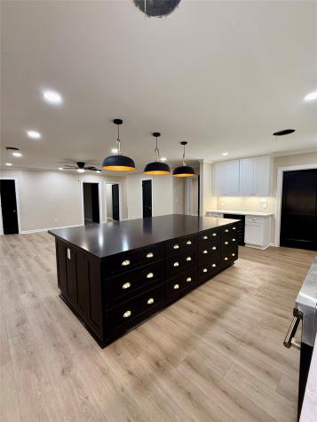 300 Dunnam Avenue Cleveland TX 77327