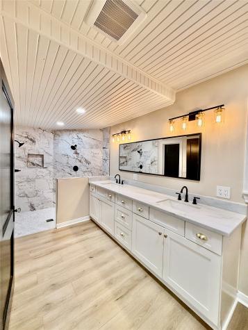 300 Dunnam Avenue Cleveland TX 77327