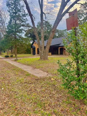 300 Dunnam Avenue Cleveland TX 77327