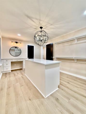 300 Dunnam Avenue Cleveland TX 77327