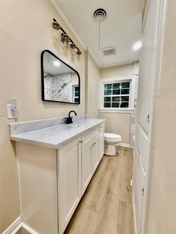 300 Dunnam Avenue Cleveland TX 77327