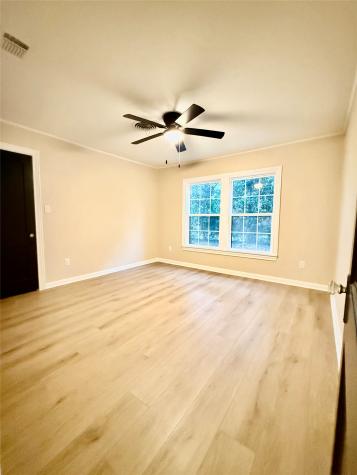 300 Dunnam Avenue Cleveland TX 77327