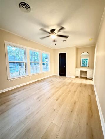 300 Dunnam Avenue Cleveland TX 77327