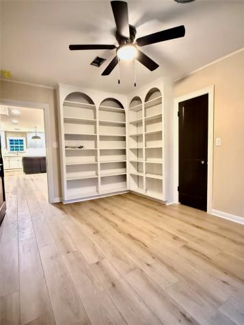 300 Dunnam Avenue Cleveland TX 77327