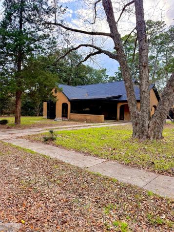 300 Dunnam Avenue Cleveland TX 77327