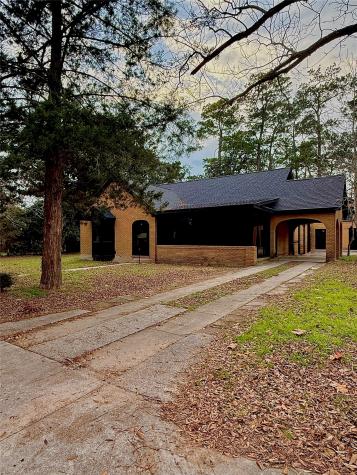 300 Dunnam Avenue Cleveland TX 77327