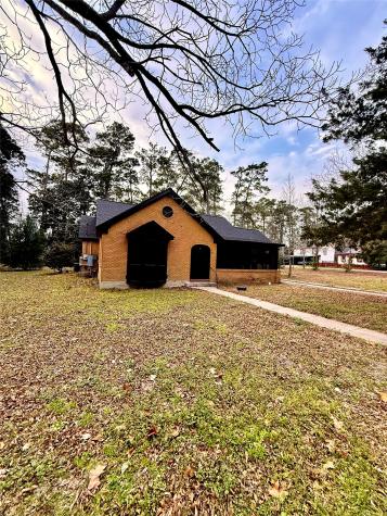 300 Dunnam Avenue Cleveland TX 77327