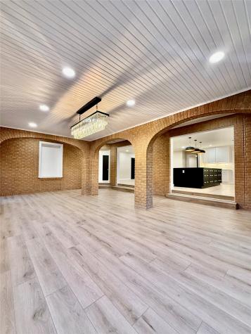 300 Dunnam Avenue Cleveland TX 77327