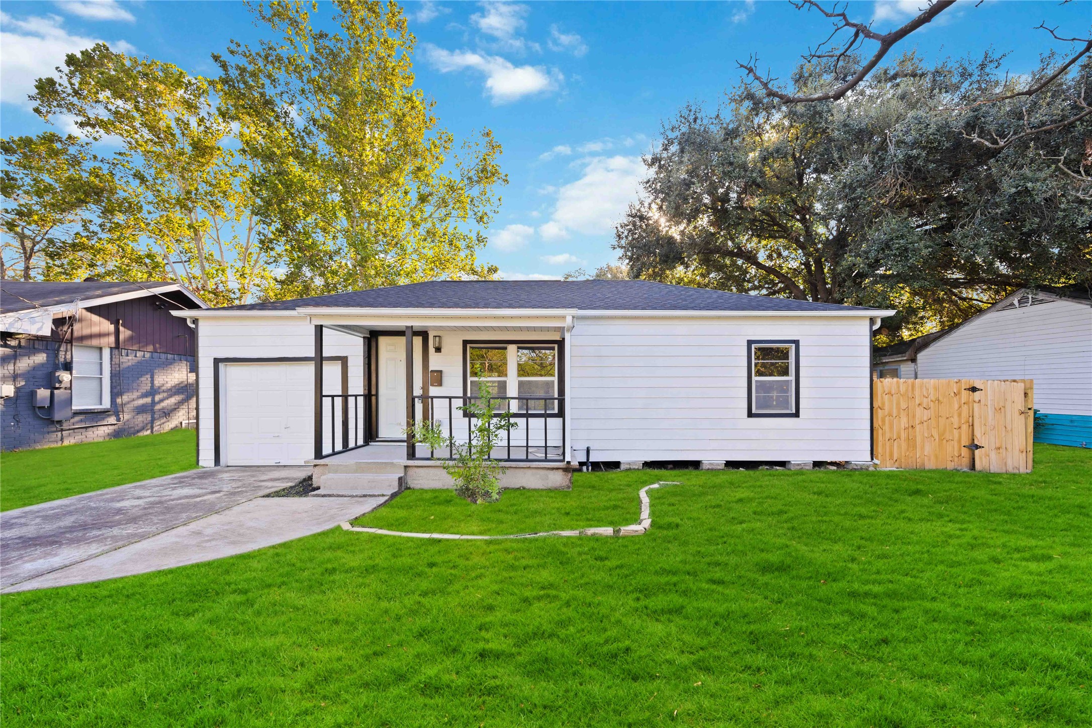 4114 Hoffman Street Houston TX 77026