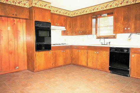608 University Street Wharton TX 77488