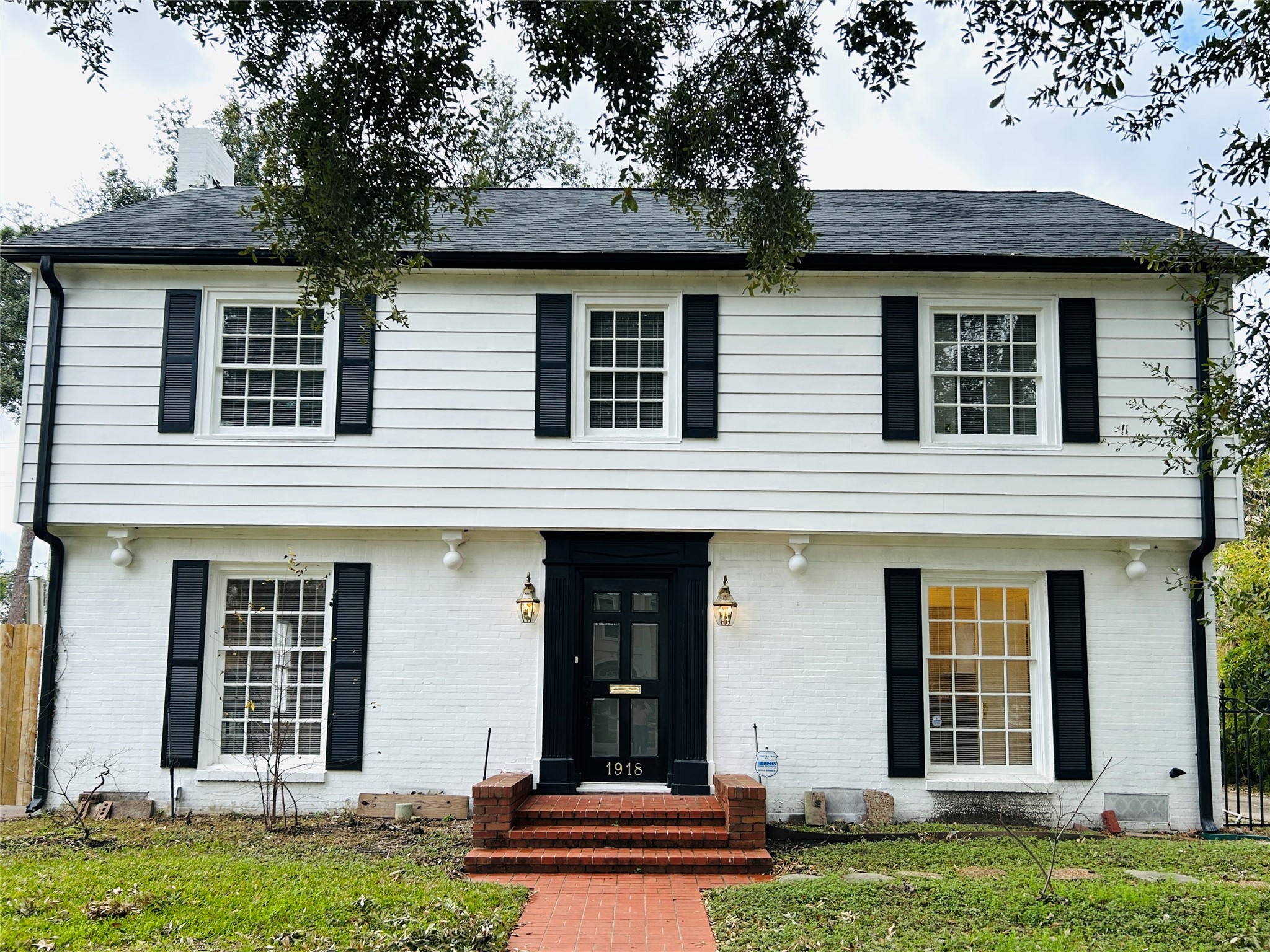 1918 Canterbury Street Houston TX 77030