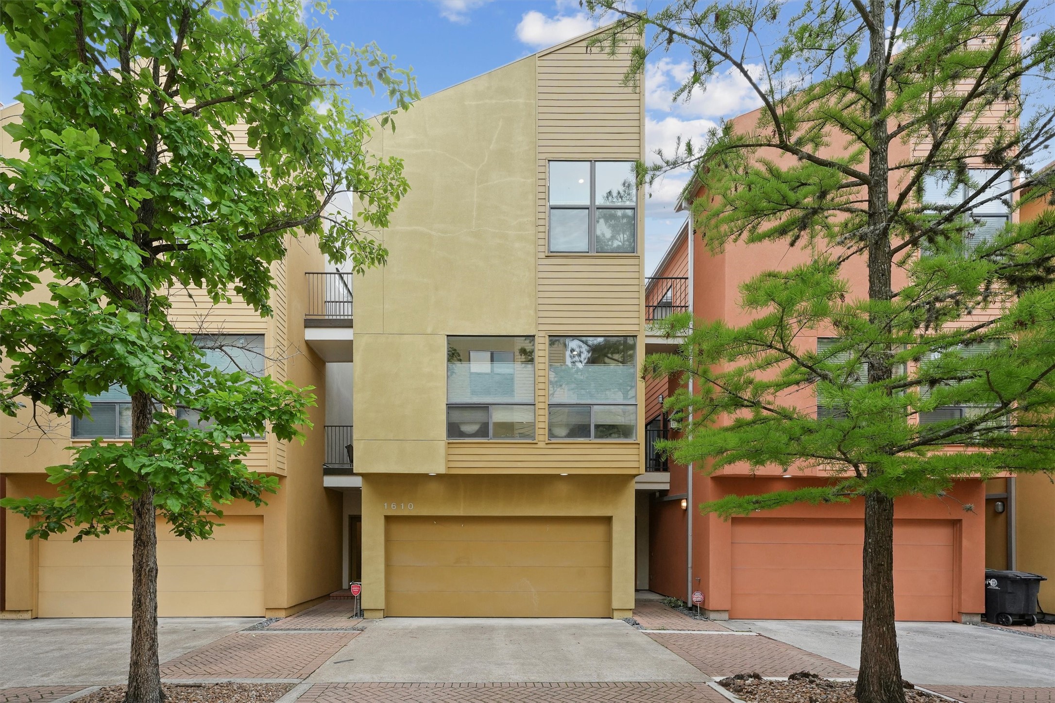 1610 Hadley Street Houston TX 77003